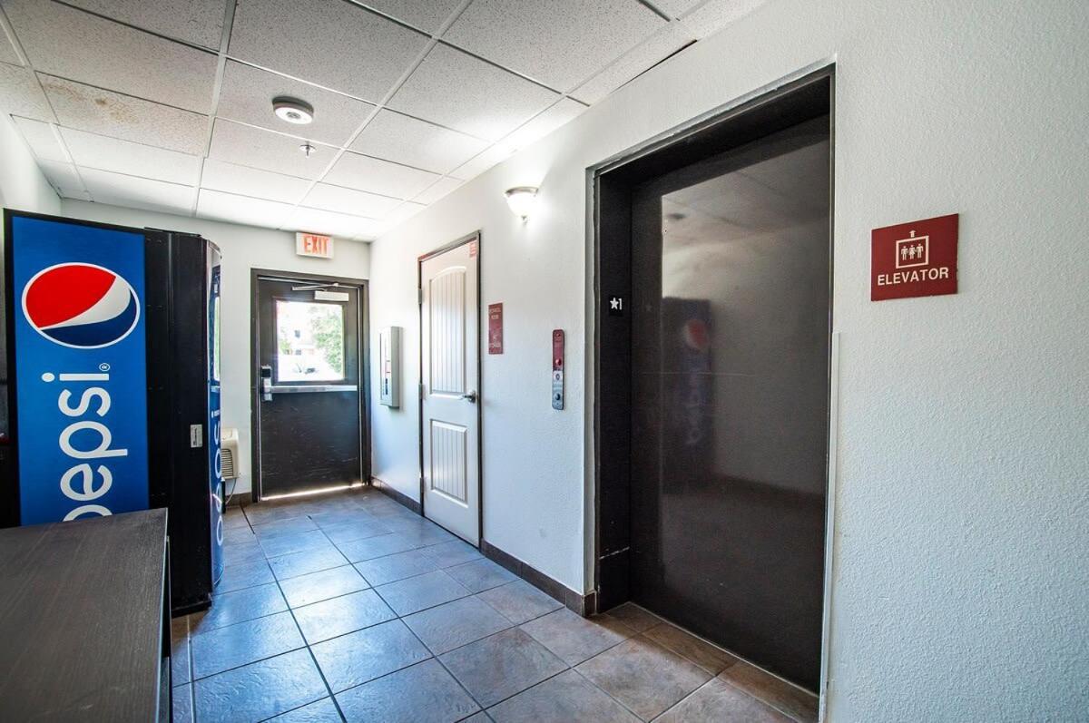 Vistas 107- Modern Studio Sleeps 3 With Style Sierra Vista Exterior photo